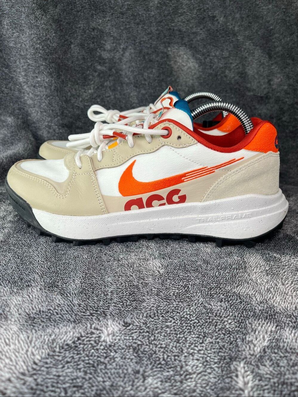 Nike ACG Lowcate "Leap High" Summit White Safety Orange FD4204-161 Size US 7 / W